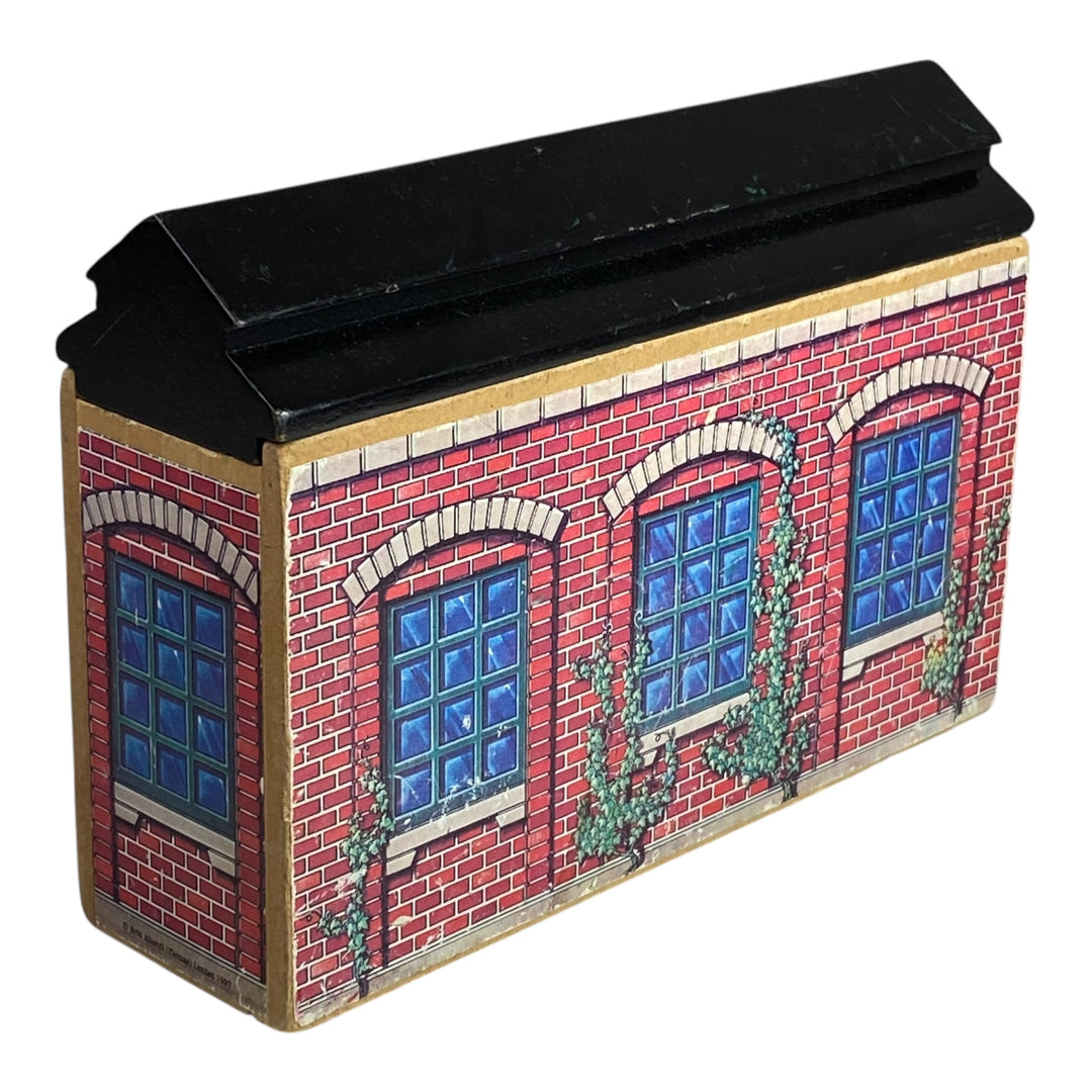 木製の鉄道用機関車庫