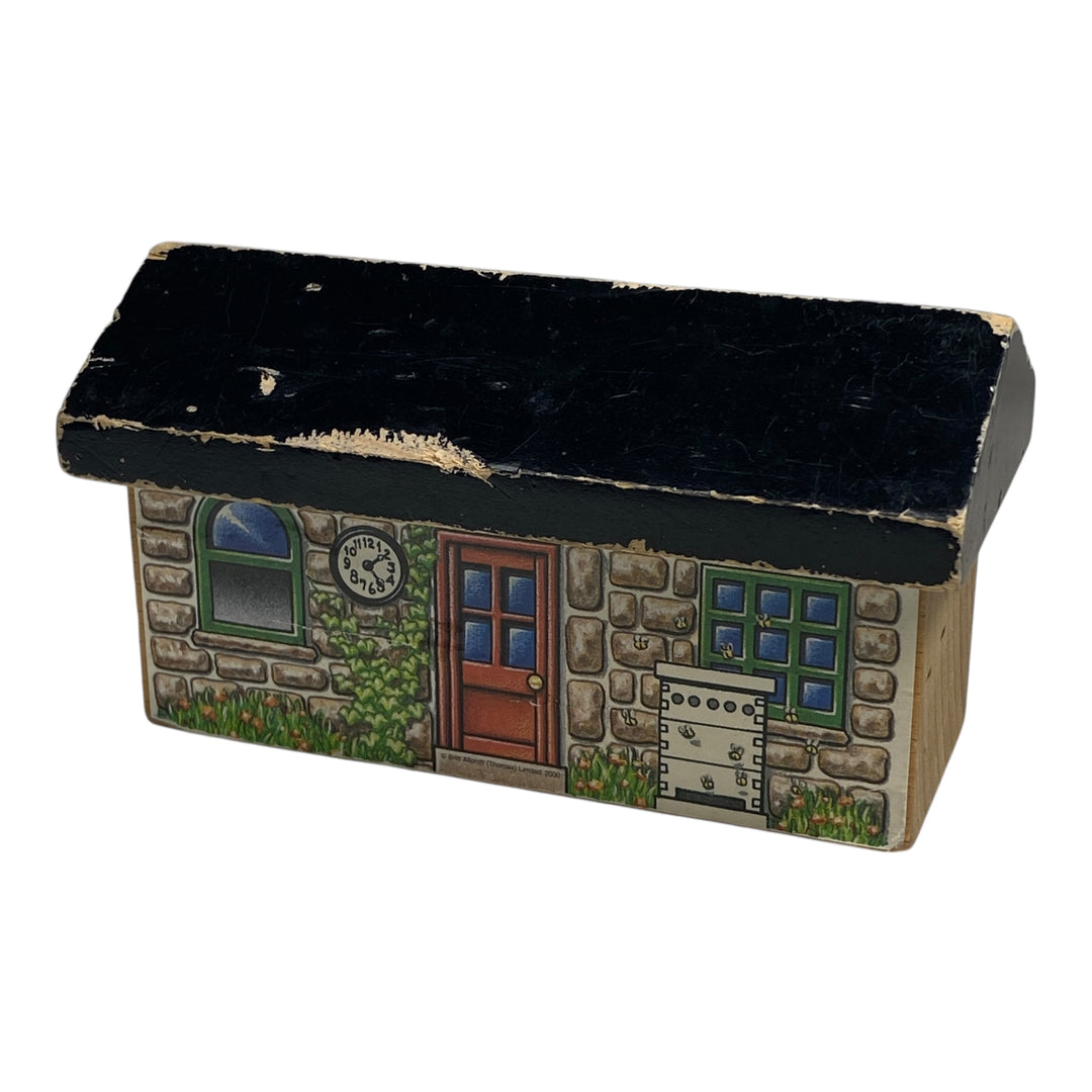 2000 Wooden Railway Muffle Mountain House