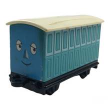 Load image into Gallery viewer, Bandai Nakayoshi Blue Narrow Gauge Coach - 
