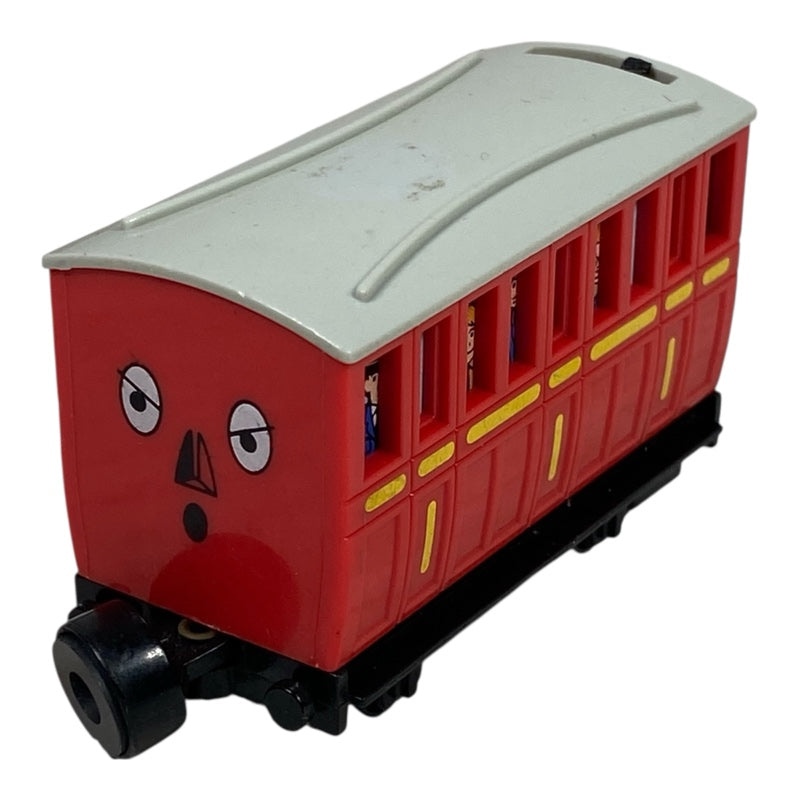 Autocar rojo de vía estrecha TEC de Bandai