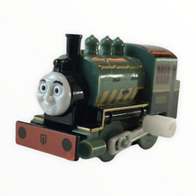 Load image into Gallery viewer, Plarail Capsule Wind-Up Porter - 
