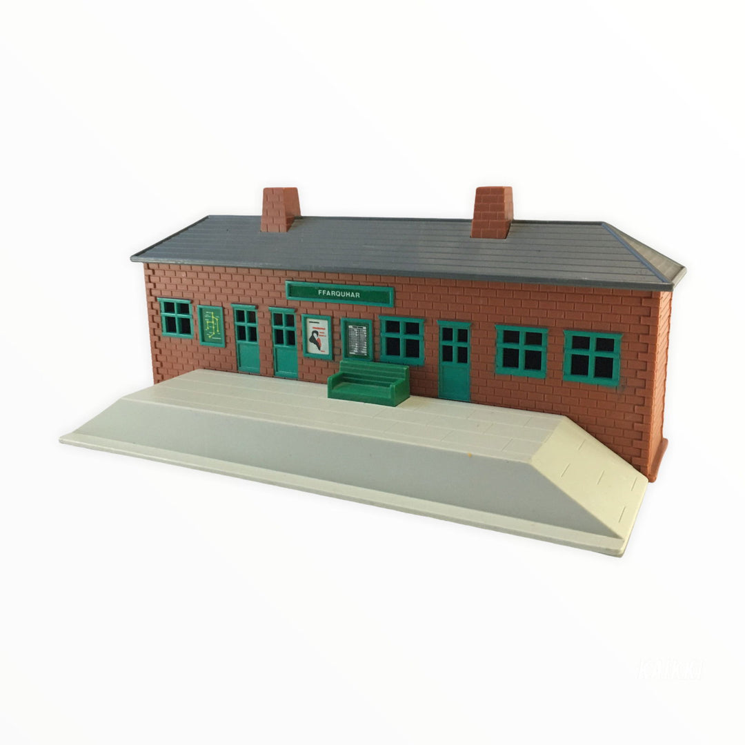 TOMY Ffarquhar Station -