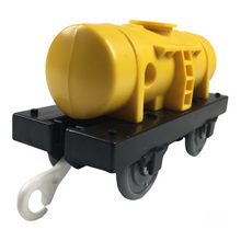 画像をギャラリービューアに読み込む, TOMY Yellow Tanker -
