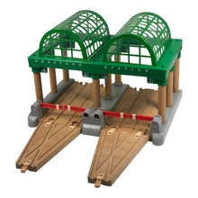 Cargar imagen en el visor de la galería, Wooden Railway Lights &amp; Sounds Knapford Station - 
